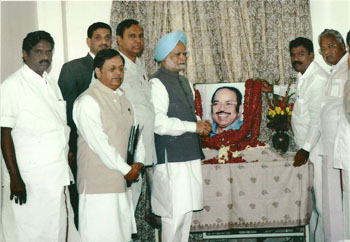 With P.M. paying tributes to Late Mursoli Maran on his 3rd death anniversary November 2006